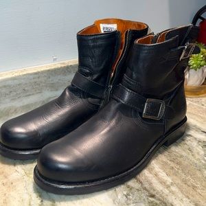 MENS FRYE SIZE 11 HARNESS BOOT BLACK - INSIDE ZIP UP - WORN ONCE
